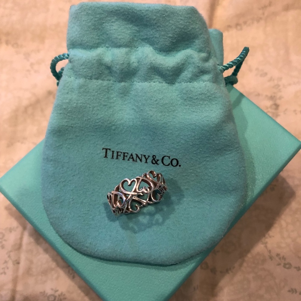 Paloma Picasso loving heart band Tiffany & co ring